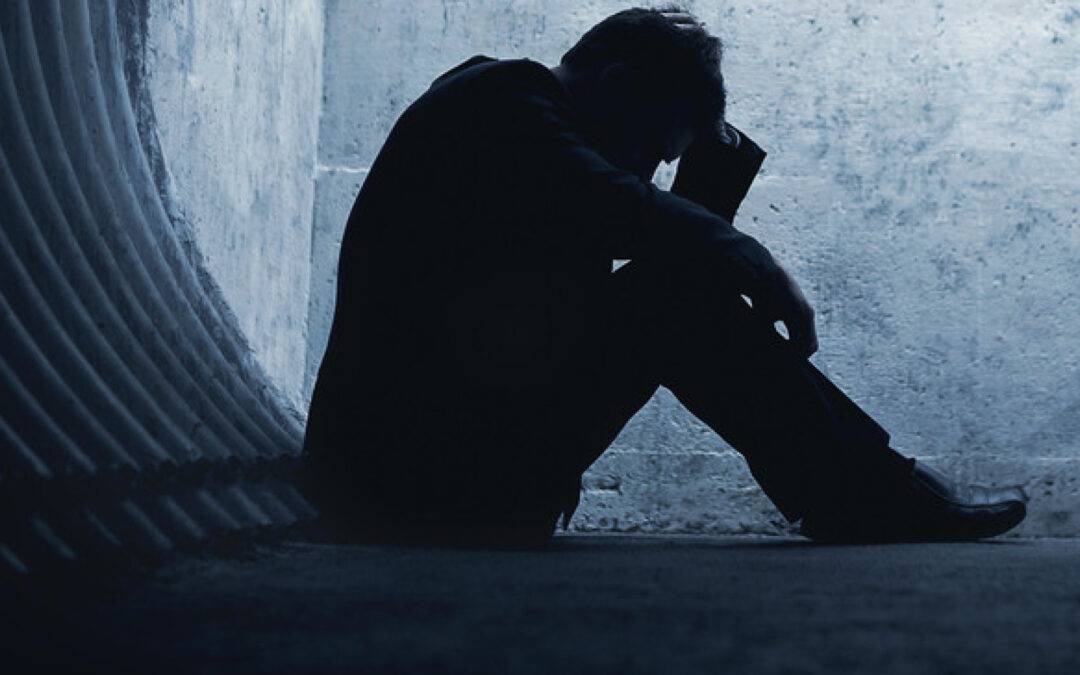 8 OFTEN OVERLOOKED SIGNS OF DEPRESSION